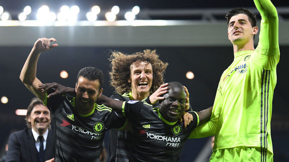 Có ít nhất 3 cầu thủ Chelsea không được nhận huy chương vô địch.