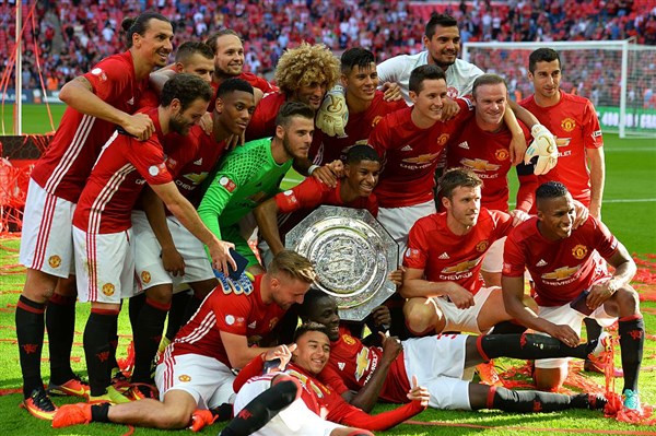 M.U xếp đầu về bán áo đầu trong năm 2016.