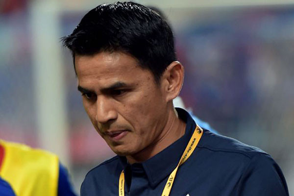 HLV Kiatisak rộng đường sang Việt Nam làm việc.