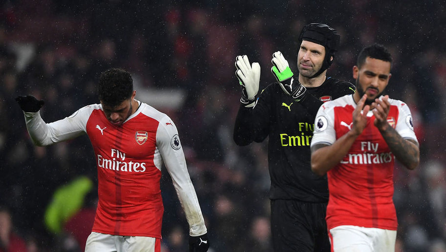 Petr Cech không thể ra sân vì chấn thương.