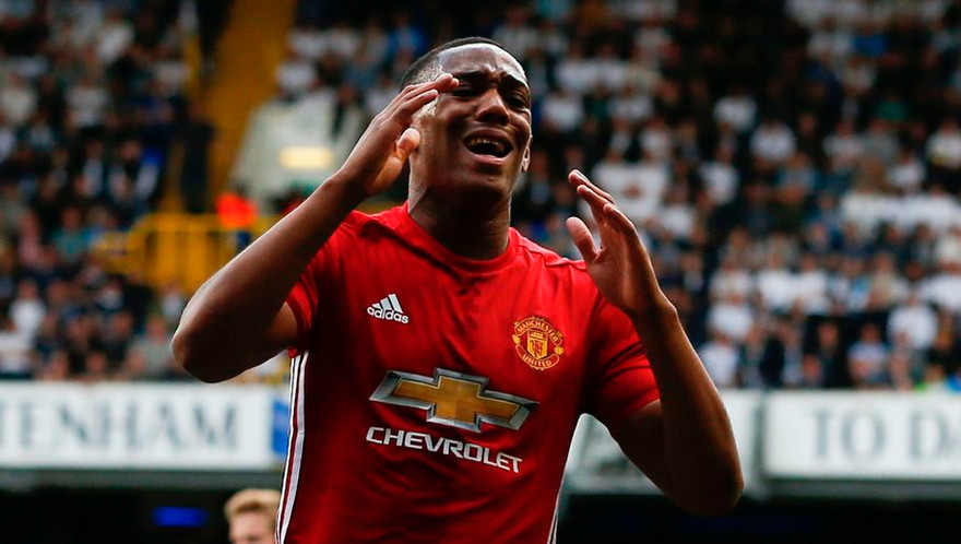 Martial phản bác những thông tin cho rằng mình muốn rời M.U.