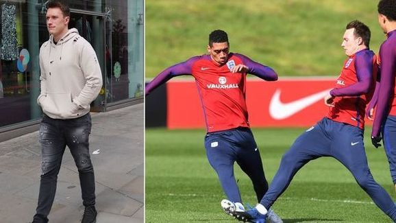 Jones và Smalling từ chối đá derby Manchester.