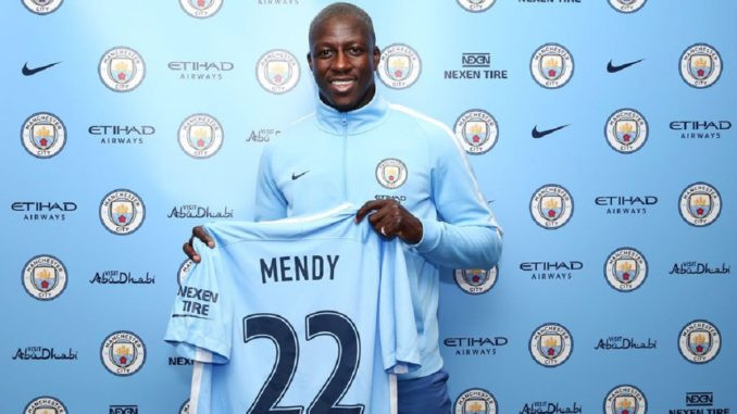 Benjamin Mendy chính thức khoác áo Man City.