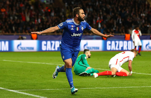 Higuain tỏa sáng rực rỡ trước Monaco.
