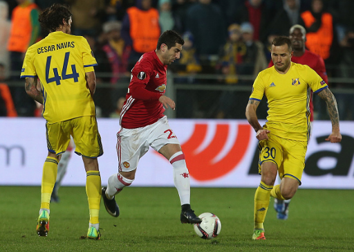 Mkhitaryan tái lập kỳ tích của Rooney.