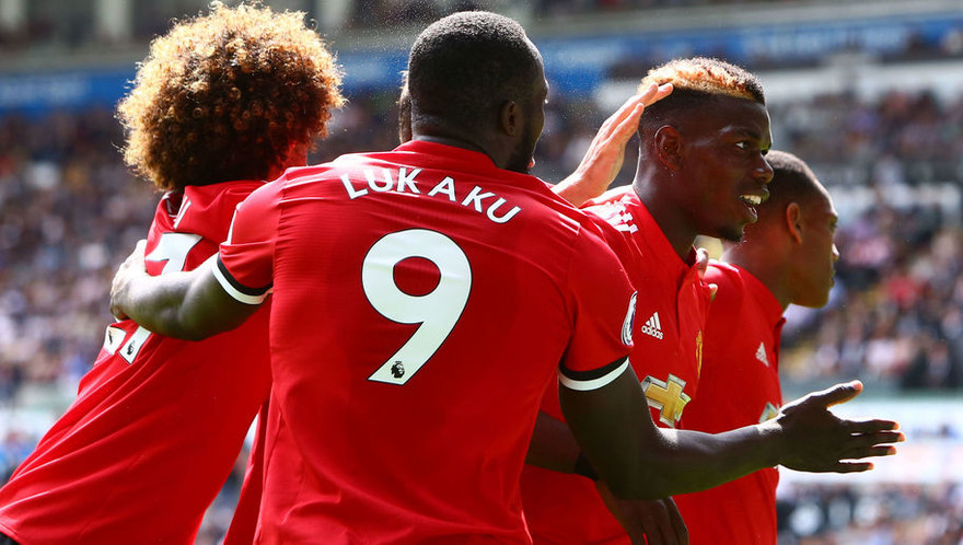 Hạ Swansea City 4-0, M.U chạm kỷ lục thế kỷ.