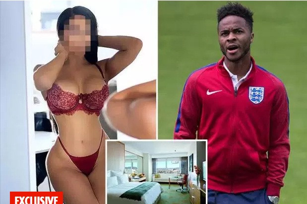 Raheem Sterling lại dính scandal với gái làng chơi.