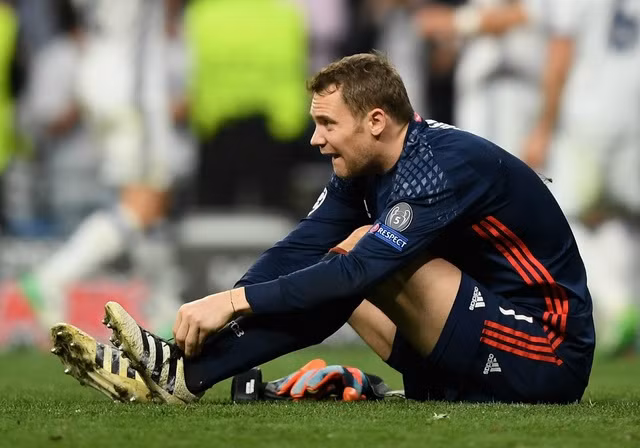 Manuel Neuer dính chấn thương và phải nghỉ hết mùa giải.