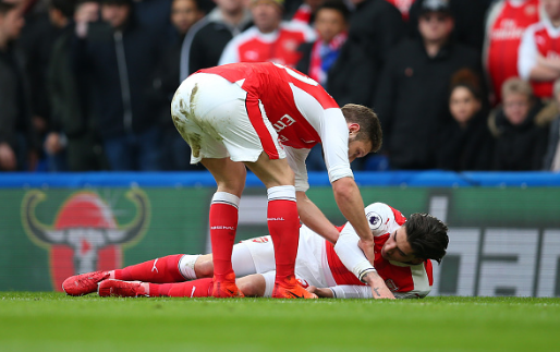 Hector Bellerin dính chấn thương.