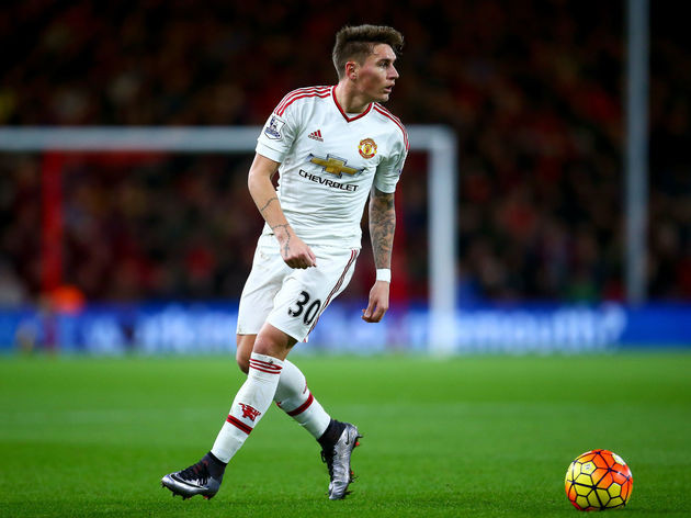 Guillermo Varela bị Eintracht Frankfurt sa thải vì tự ý xăm hình.