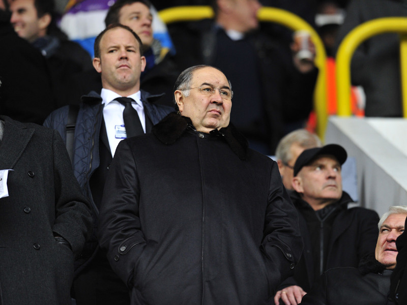 Tỷ phú Alisher Usmanov muốn toàn quyền sở hữu Arsenal.