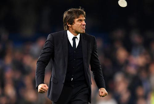 HLV Conte bất đồng với giám đốc kỹ thuật Michael Emenalo.