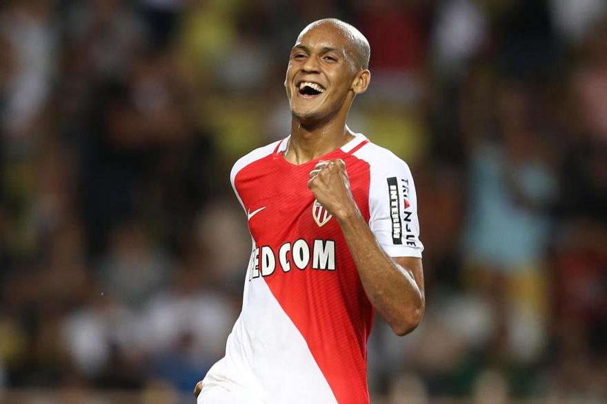 Fabinho rất muốn gia nhập M.U.