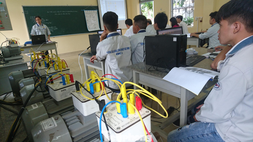 Đề xuất thay đổi diện được miễn học phí học trung cấp.