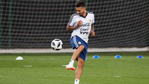 Tiền vệ Manuel Lanzini 