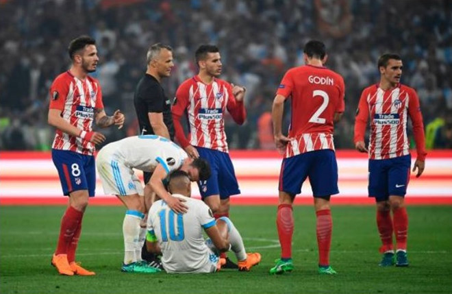 Dimitri Payet dính chấn thương nghiêm trọng.