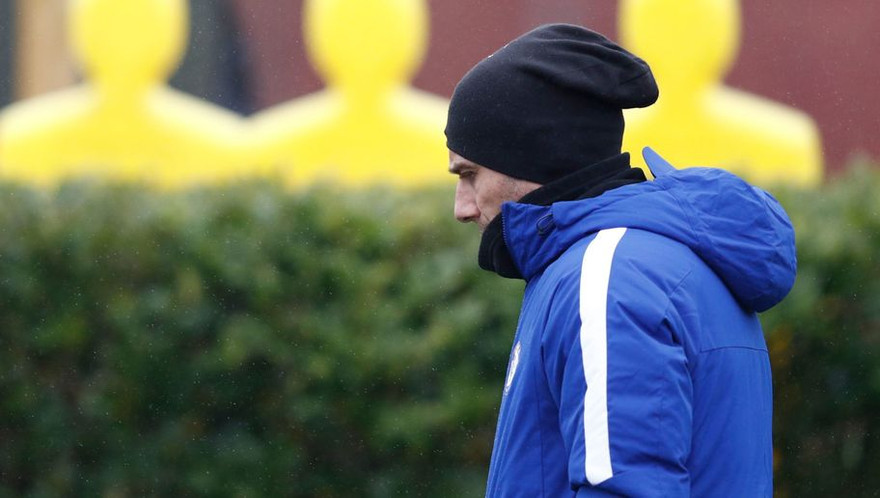 HLV Conte tự cô lập mình với tập thể Chelsea?