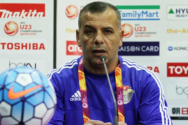 HLV Jamal Abu-Abed của ĐT Jordan.