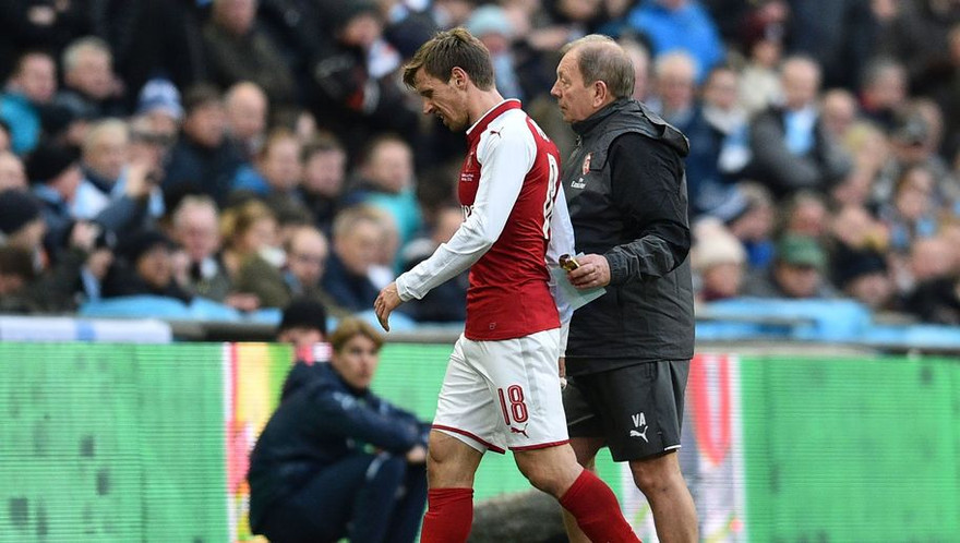 Nacho Monreal chấn thương nặng hơn dự kiến.