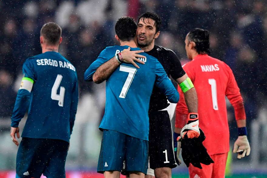 Gianluigi Buffon thán phục Ronaldo.