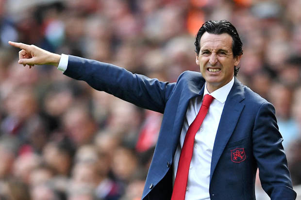 HLV Unai Emery không hài lòng với hàng thủ Arsenal.