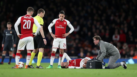 Henrikh Mkhitaryan dính chấn thương khá nặng trong trận đấu rạng sáng nay.