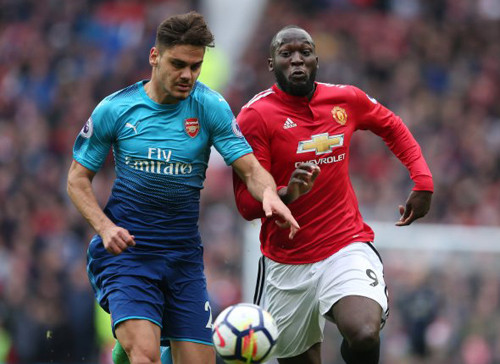 Konstantinos Mavropanos đã chơi ấn tượng trọng trận đấu với M.U.