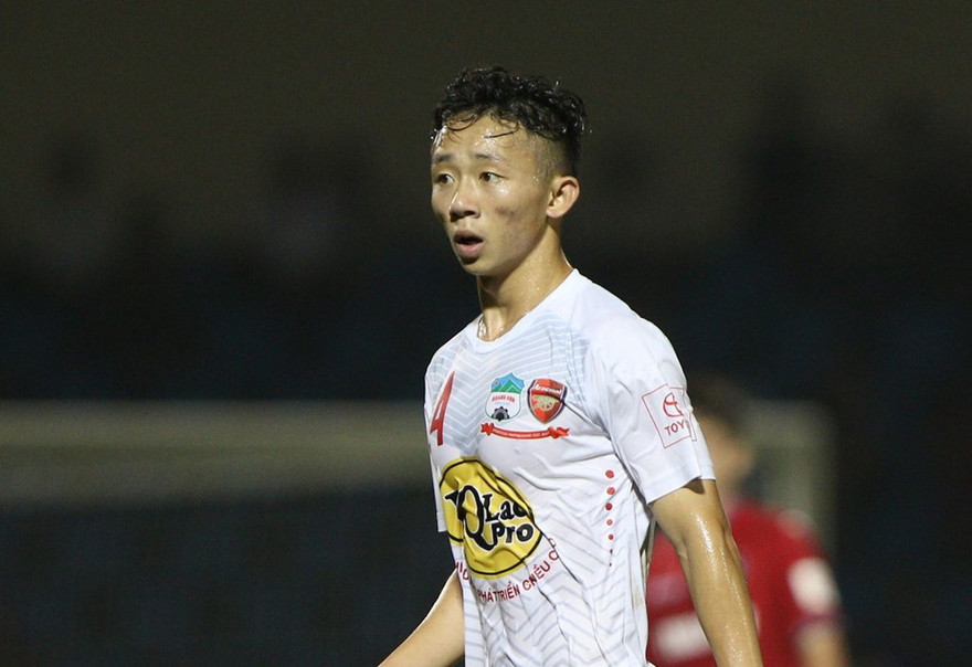 Châu Ngọc Quang nghỉ hết giai đoạn lượt đi vì chấn thương.