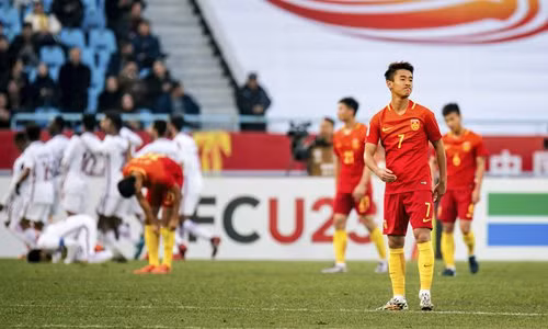 U23 Trung Quốc thất vọng khi thua ngược U23 Qatar.