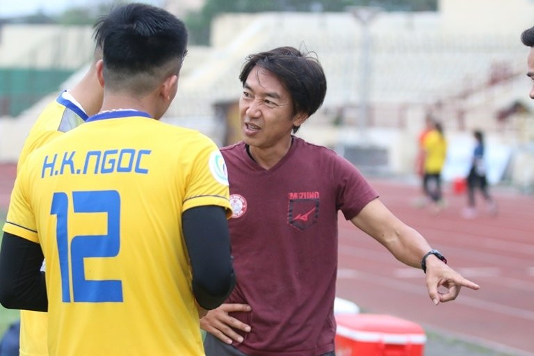 HLV Miura không cho rằng các học trò đá láo.