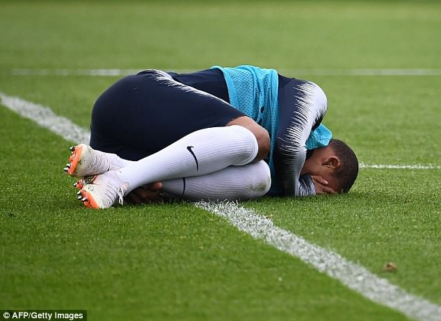 Mbappe dính chấn thương trong buổi tập gần nhất của ĐT Pháp.