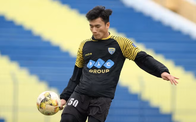 Thủ thành Bùi Tiến Dũng.