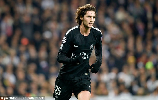 Rabiot thất vọng khi PSG thua ngược Real Madrid.