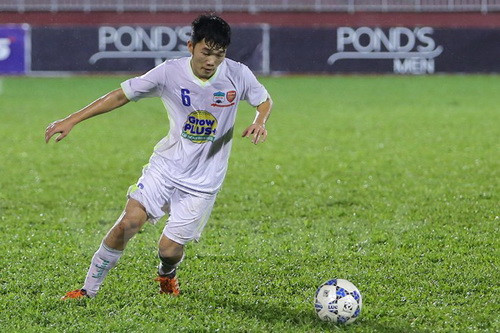 Tiền vệ Lương Xuân Trường.