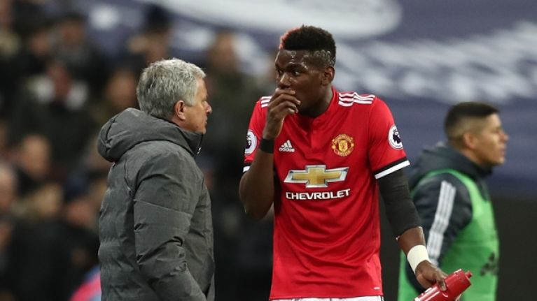 HLV Jose Mourinho và tiền vệ Paul Pogba.