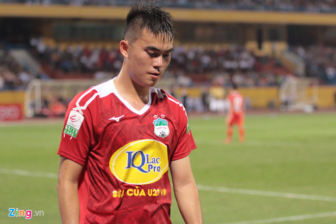 Bầu Đức xem xét lại chuyện lương thưởng của Tăng Tiến.