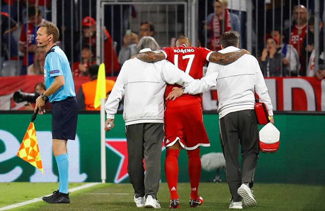 Boateng dính chấn thương khá nặng.