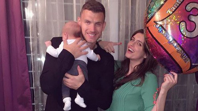 Edin Dzeko không thể rời AS Roma hồi tháng 1 vừa qua vì 2 người phụ nữ.