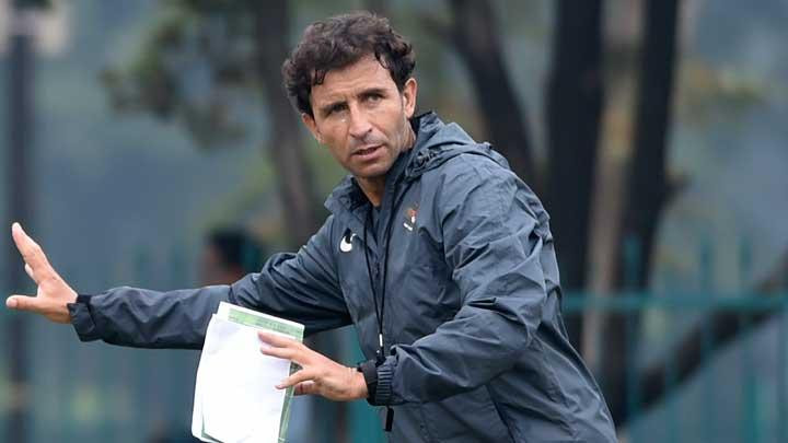 HLV Luis Milla trở lại dẫn dắt ĐT Indonesia.