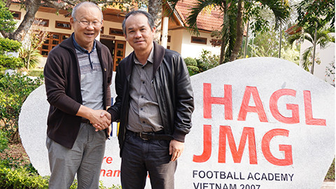 HLV Park Hang-seo và bầu Đức.