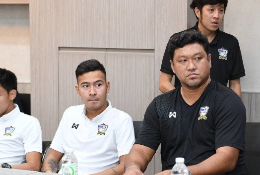 HLV Worrawoot Srimaka chính thức mất việc.