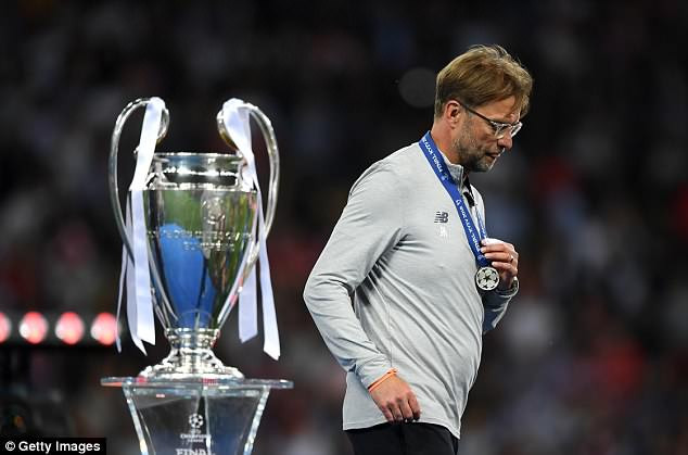 HLV Jurgen Klopp thất vọng khi Liverpool thua Real Madrid.
