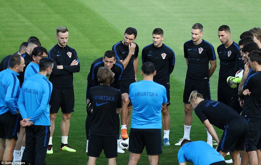 ĐT Croatia nhận án phạt trước thềm chung kết World Cup 2018.