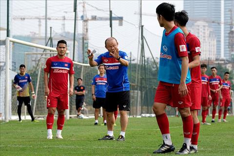 HLV Park Hang-seo yêu cầu các học trò giữ sức khỏe.