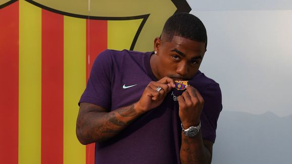 Roma vẫn chưa hết cay cú khi bị Barcelona "hớt tay trên" vụ Malcom.