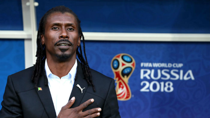 Vè ngoài đầy ấn tượng của HLV Aliou Cisse.