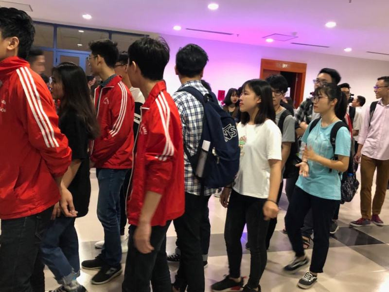 Đông đảo bạn trẻ, sinh viên tham gia ngày hội thành phố khởi nghiệp, sáng tạo