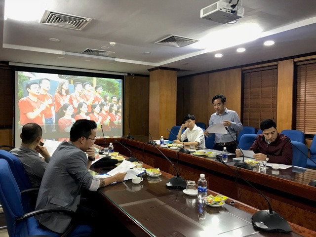 Ban Giám khảo họp xét chọn các video clip xuất sắc vào vòng bình chọn