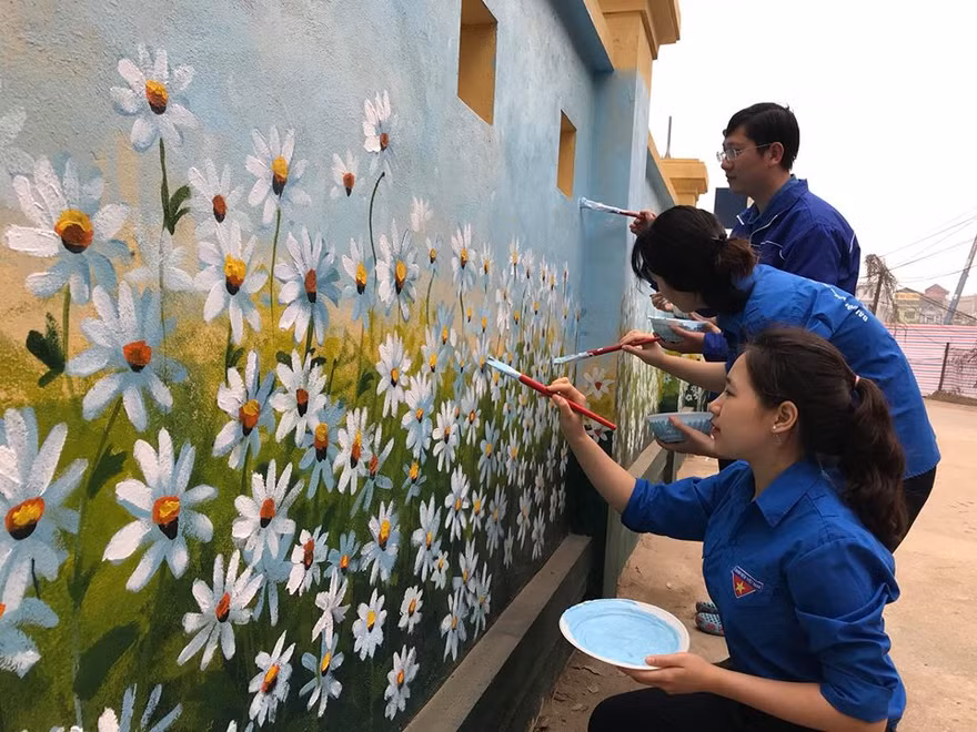 Con đường bích hoa là một trong những hoạt động ý nghĩa của tuổi trẻ Thủ đô nhằm xây dựng văn minh đô thị