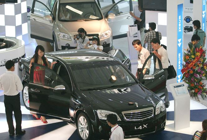 Bộ Tài chính bỏ đề xuất miễn thuế tiêu thụ đặc biệt cho phần linh kiện ô tô sản xuất trong nước.